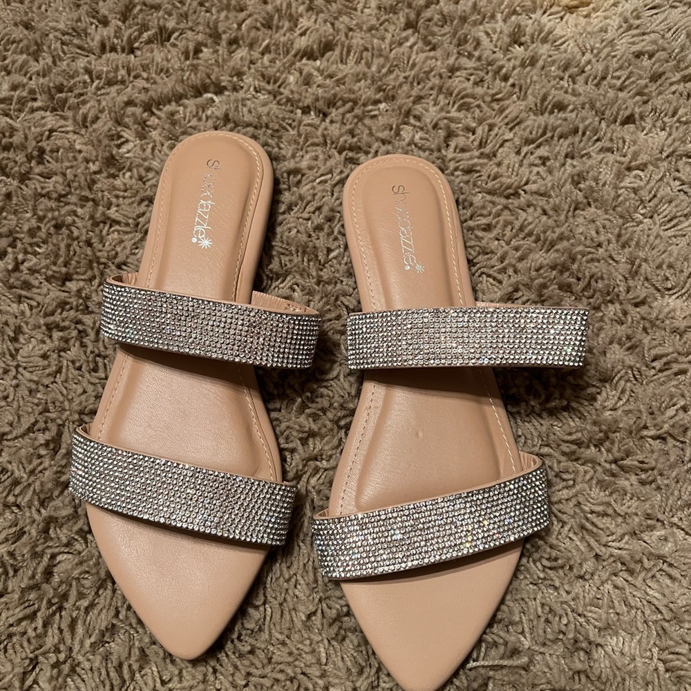 NWOT Sandals